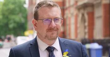 হোয়াটসঅ্যাপে আপত্তিকর বার্তা, যুক্তরাজ্যের মন্ত্রী বরখাস্ত