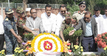 প্রয়াত মেয়র আনিসুল হকের সমাধিতে ডিএনসিসির শ্রদ্ধা