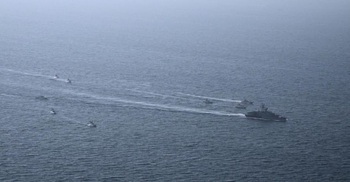 Iran temporarily closes Strait of Hormuz