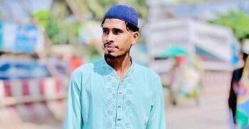 হাটহাজারী মাদরাসার সামনে অশ্লীলতা, কঠোর ব্যবস্থার নির্দেশ ইউএনওর