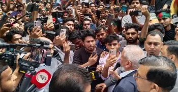 রাস্তায় নামা বিক্ষোভকারীদের মন্ত্রী বললেন—‘পর্যালোচনা করে পদক্ষেপ নেব’
