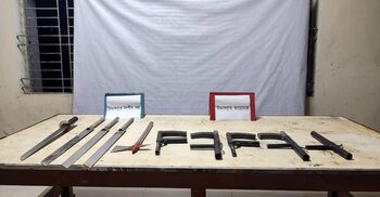 চাঁদপুরে পাঁচটি পাইপগানসহ দেশীয় অস্ত্র উদ্ধার