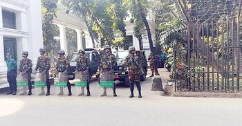 ১০ সেনা কর্মকর্তার হাজিরাকে কেন্দ্র করে কড়া নিরাপত্তা