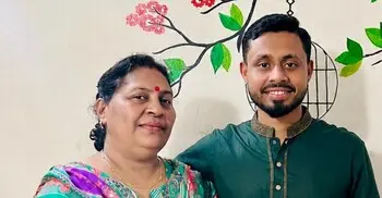 পৃথিবীর সব অভিধান-উপমা যদি এক হয় তবুও অনন্য ‘মা’