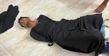 গভীর রাতে বোরকা পরে চুরির চেষ্টা, বৃদ্ধের সাহসিকতায় আটক