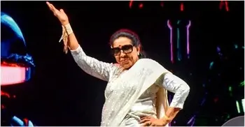 ৯০ বছরেও কনসার্ট করেছেন, নেচেছেন; প্রযুক্তিতেও সরব ছিলেন আধুনিক আশা