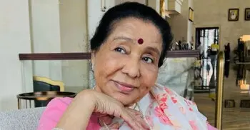 হাসপাতালে ভর্তি কিংবদন্তি গায়িকা আশা ভোঁসলে