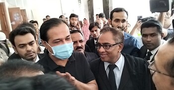 সব অভিযোগ থেকে মুক্তি পেয়ে যা বললেন আসিফ আকবর