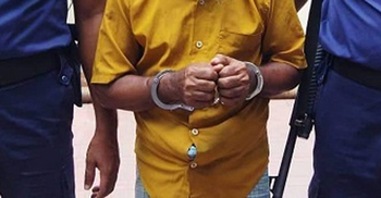 চকলেটের লোভ দেখিয়ে শিশুকে ধর্ষণ, বৃদ্ধ গ্রেফতার