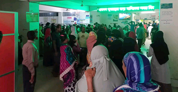 হাসপাতালে সোনার চেইন নিয়ে পালানোর সময় ৫ নারী ছিনতাইকারী আটক