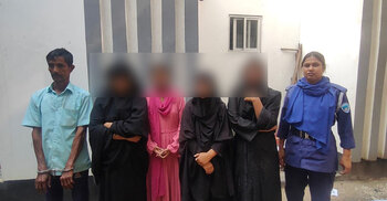 ফ্ল্যাটে অসামাজিক কার্যকলাপ, আটক ৪