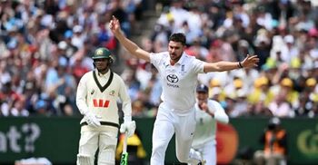 চা-বিরতির আগেই ১৫২ রানে অলআউট অস্ট্রেলিয়া