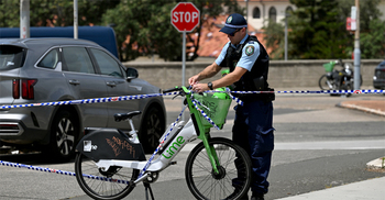 অস্ট্রেলিয়ায় ইহুদিদের উৎসবে হামলাকারীরা বাবা-ছেলে