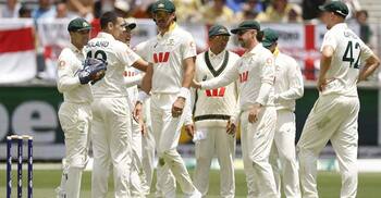 পার্থে অস্ট্রেলিয়ার সামনে ২০৫ রানের লক্ষ্য