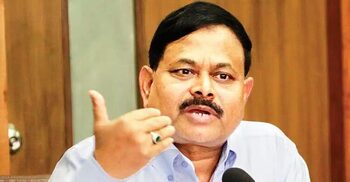 US imposes sanctions on ex-army chief Aziz over corruption