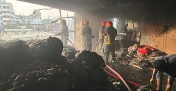 বাবুবাজারে বহুতল ভবনে অগ্নিকাণ্ড, ১৭ জনকে নিরাপদে উদ্ধার