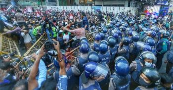 বাড্ডায় ‘লং মার্চ টু ইন্ডিয়ান হাইকমিশন’ কর্মসূচিতে পুলিশের বাধা