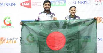 আন্তর্জাতিক ব্যাডমিন্টনে রৌপ্য জিতলেন বাংলাদেশের জুমার-উর্মি