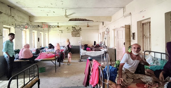 চার ডাক্তার দিয়ে চলছে ২ লাখ মানুষের হাসপাতাল!