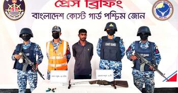 সুন্দরবন থেকে অস্ত্র-গুলিসহ ‘দয়াল বাহিনী’র সদস্য আটক