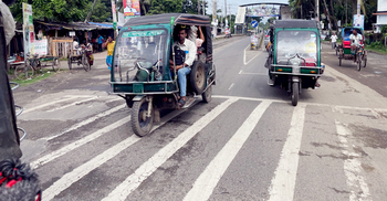 বাগেরহাটে চলছে ঢিলেঢালা হরতাল