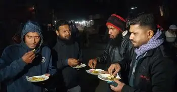 পিঠার ঘ্রাণে শীতের গল্প