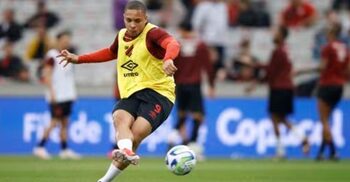 Brazilian forward Vitor Roque set to join Barcelona in January