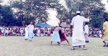 মিরসরাইয়ে বলীখেলা দেখতে হাজারো মানুষের ভিড়