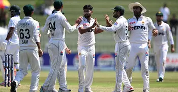 Bangladesh in trouble after losing 6 wickets for 26