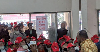 Anti-Jamaat slogans, placards surface at BNP event