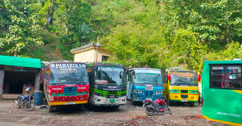৩৬ দিন পর স্বাভাবিক হলো বাস চলাচল