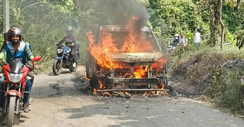 11 narrowly escape as moving car catches fire in Bandarban