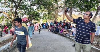 পর্যটকে মুখর বান্দরবান