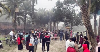 সাত বন্ধুর ব্যতিক্রমী উদ্যোগ ‘রস বাগিচা’