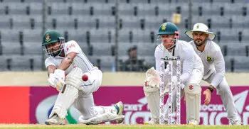 Mehidy, Jaker keep Bangladesh alive against South Africa