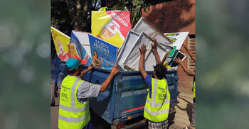 নগরের দেয়াল থেকে ব্যানার, পোস্টার অপসারণ করছে ডিএনসিসি