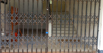 মোখার প্রভাব নেই বরগুনায়, সাইক্লোন শেল্টারে ঝুলছে তালা