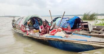 যুগযুগ মাছ ধরেও জেলের স্বীকৃতি মেলেনি মানতা নারীদের