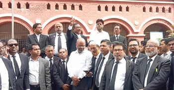 একের পর এক আওয়ামী লীগ নেতার জামিন, আইনজীবীদের আদালত বর্জন