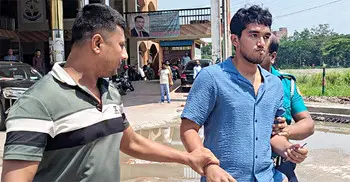 ভর্তি পরীক্ষায় বহিষ্কৃত হয়ে ৪ স্টাফকে পেটালেন পরীক্ষার্থী