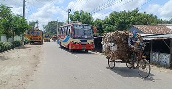 মধুখালী-রাজবাড়ী সড়কে এক যুগ পর বাস চলাচল শুরু