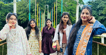 পাহাড় ও সমুদ্রের খোঁজে আমরা