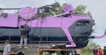 কম্বোডিয়ায় বাস দুর্ঘটনায় নিহত ১৬, আহত ২৪