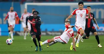 দুই লাল কার্ড হজম করে পয়েন্টও হারালো বায়ার্ন মিউনিখ