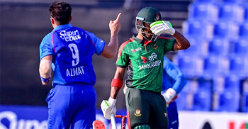 দ্রুত তিন উইকেট হারিয়ে চাপে বাংলাদেশ