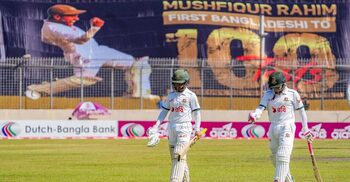 লিডের পাহাড় গড়ে লাঞ্চে বাংলাদেশ