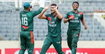 এখন কেবল রইলো বাকি ইংল্যান্ড
