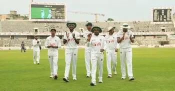 ৩৪ রানের লিড নিয়ে তৃতীয় দিন শেষ করলো বাংলাদেশ