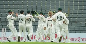৩ উইকেটে ১০১ রান নিয়ে লাঞ্চে বাংলাদেশ