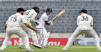 New Zealand spinners reduce Bangladesh to 80-4 at lunch